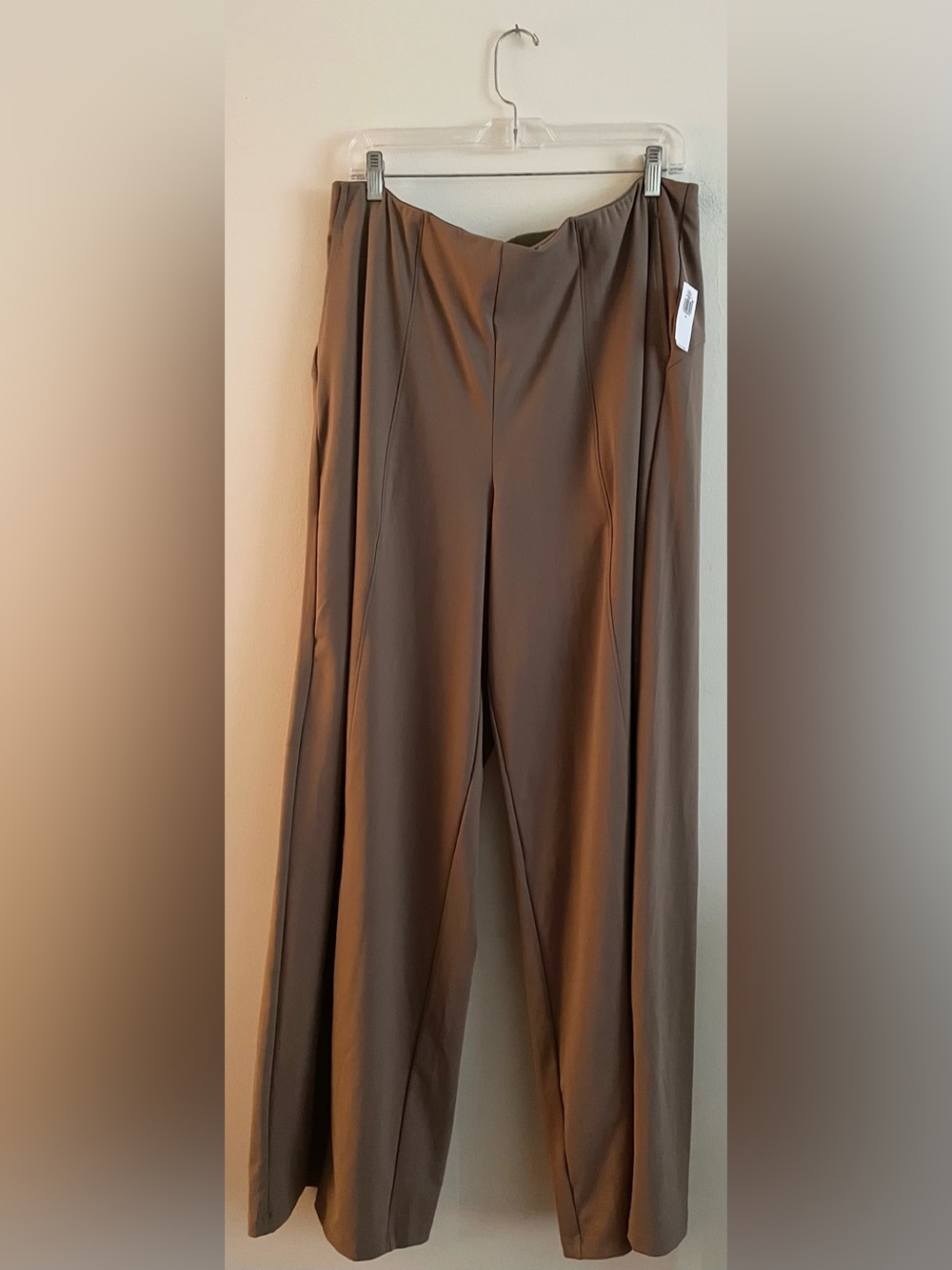 🏆 NWT Old Navy Powersoft Go-Dry Straight-Leg Women’s Stretchy Pants 🏆